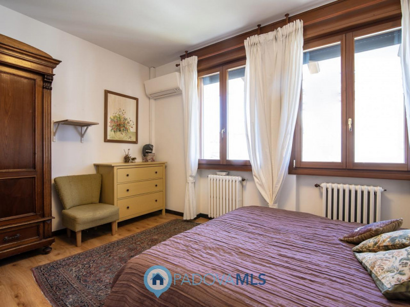 Immobile in esclusiva al Gruppo Padova MLS

Proponiamo mezza bifamiliare Posizionata in un quarti...