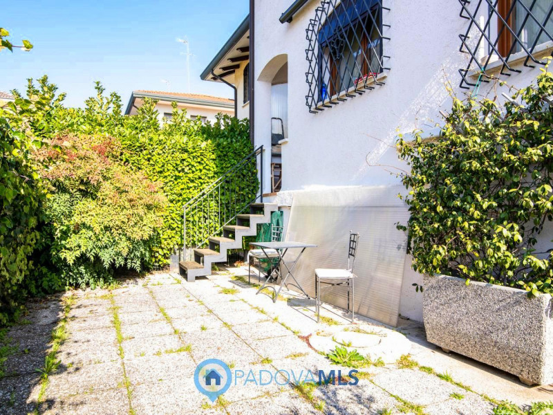 Immobile in esclusiva al Gruppo Padova MLS

Proponiamo mezza bifamiliare che rappresenta una comb...