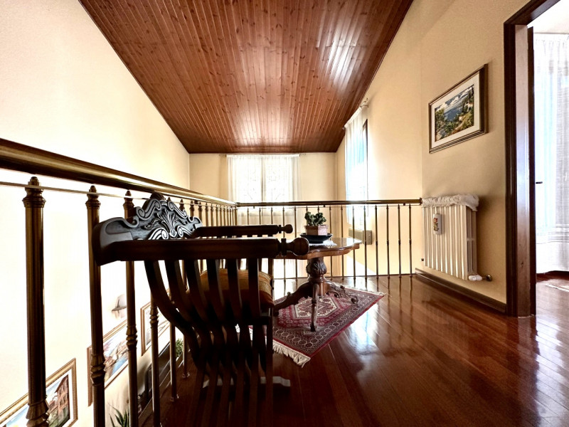 In centro paese, a due passi da tutti i servizi, proponiamo in vendita una porzione di bifamiliar...