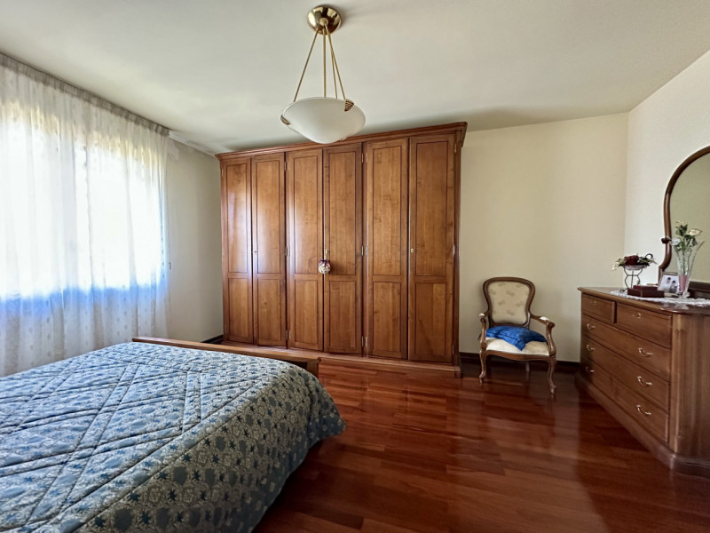 In centro paese, a due passi da tutti i servizi, proponiamo in vendita una porzione di bifamiliar...