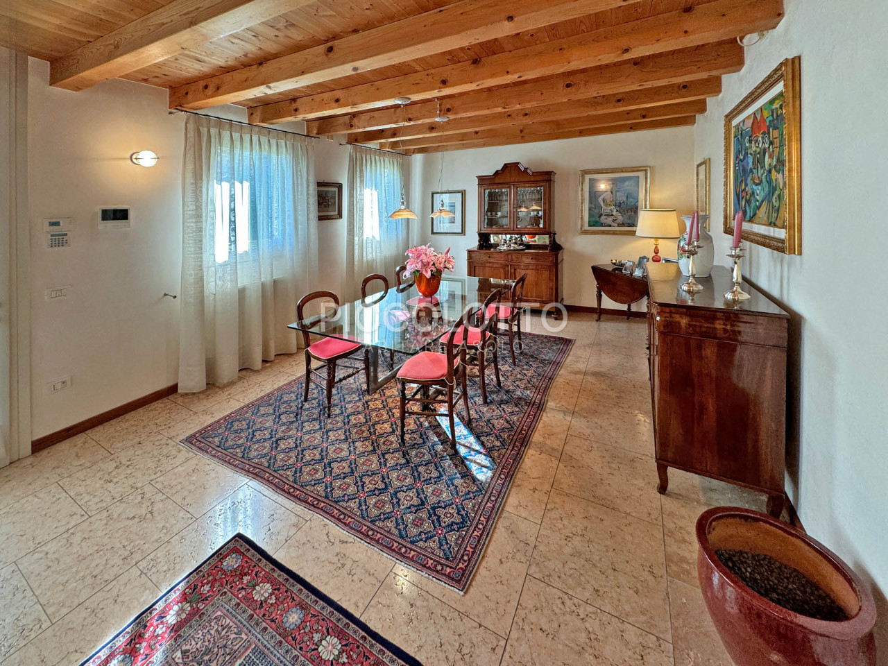 Villa ristrutturata con giardino