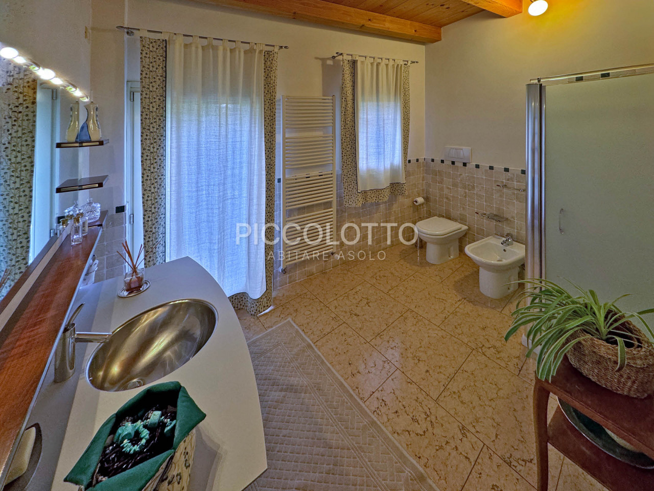 Villa ristrutturata con giardino