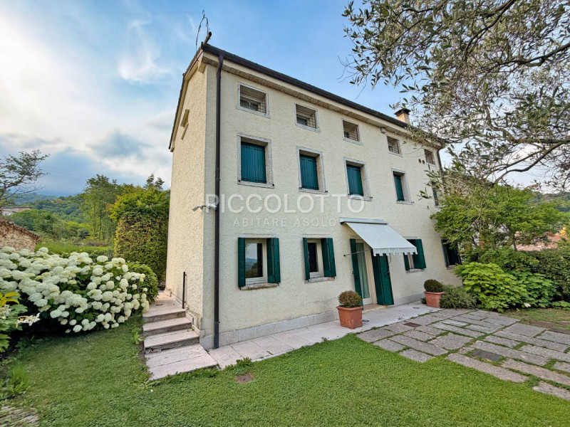 Rif. V5239 - Antica casa in pietra situata in pregevole contesto a pochi minuti da Asolo e nelle ...