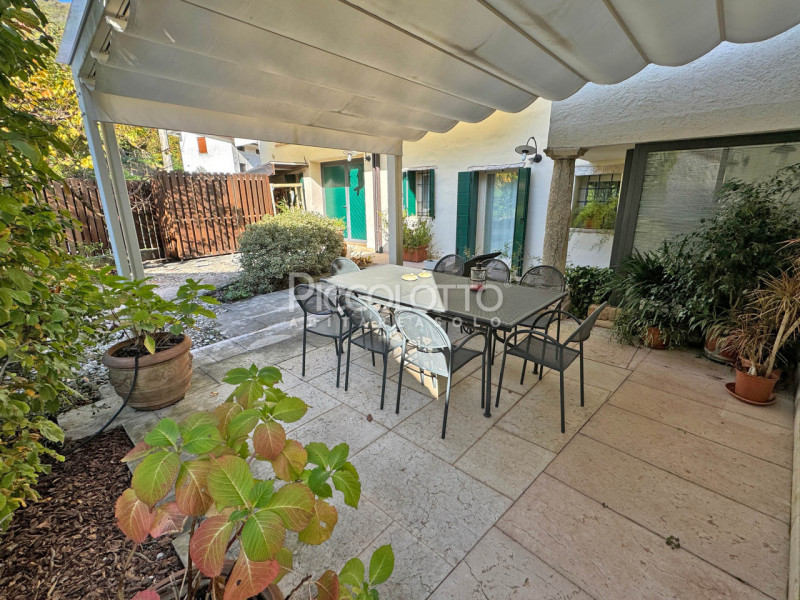 Rif. V5239 - Antica casa in pietra situata in pregevole contesto a pochi minuti da Asolo e nelle ...