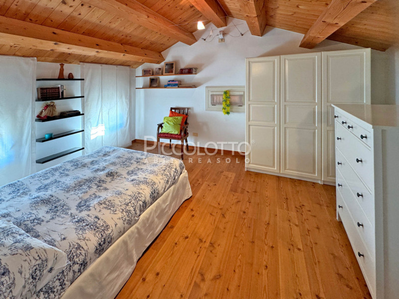 Rif. V5239 - Antica casa in pietra situata in pregevole contesto a pochi minuti da Asolo e nelle ...