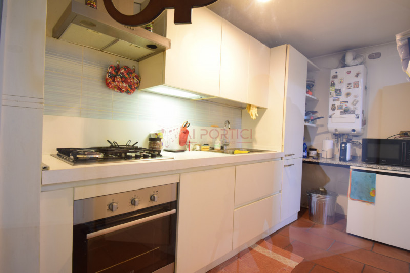 PIOVE DI SACCO - Nel pieno centro storico di Piove di Sacco, proponiamo un elegante appartamento ...