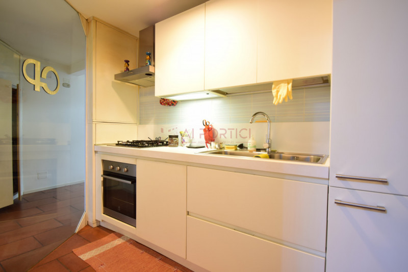 PIOVE DI SACCO - Nel pieno centro storico di Piove di Sacco, proponiamo un elegante appartamento ...