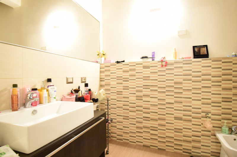 PIOVE DI SACCO - Nel pieno centro storico di Piove di Sacco, proponiamo un elegante appartamento ...