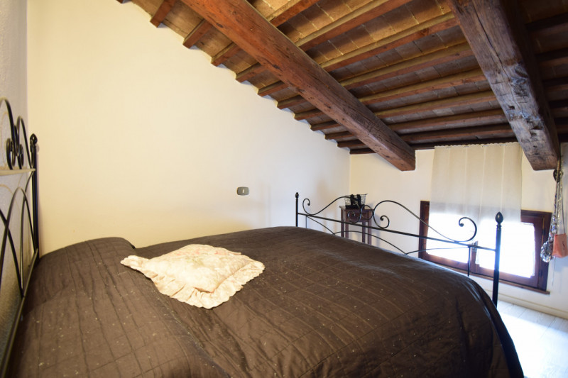 PIOVE DI SACCO - Nel pieno centro storico di Piove di Sacco, proponiamo un elegante appartamento ...