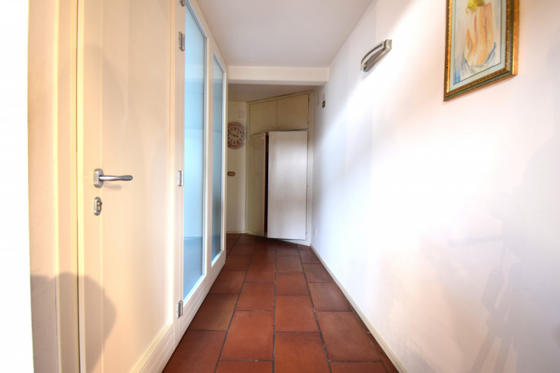 PIOVE DI SACCO - Nel pieno centro storico di Piove di Sacco, proponiamo un elegante appartamento ...