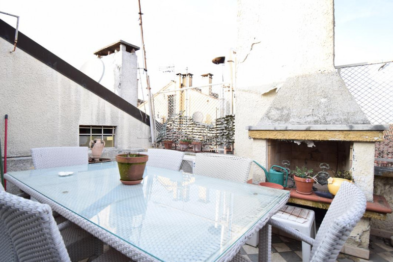 PIOVE DI SACCO - Nel pieno centro storico di Piove di Sacco, proponiamo un elegante appartamento ...