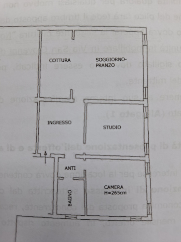 Centro Storico zona Savonarola ampio appartamento piano secondo da ARREDARE così composto: ingres...