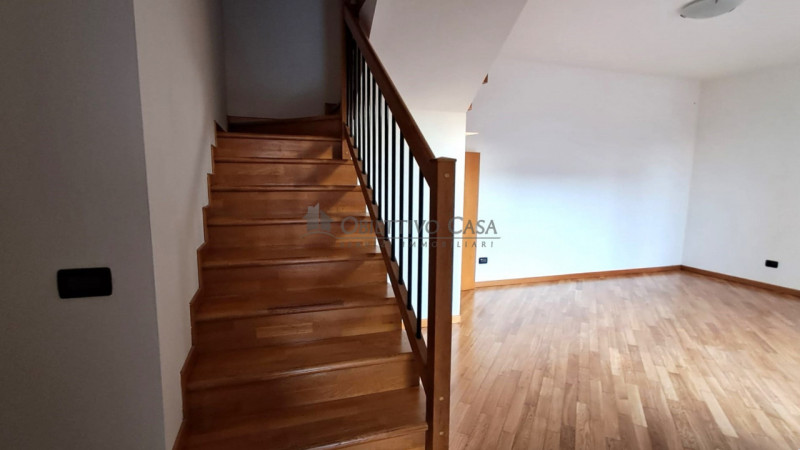 Rif. VT190 – Esclusivo Duplex con Giardino Privato (400 mq)

Rara opportunità! Appartamento duple...