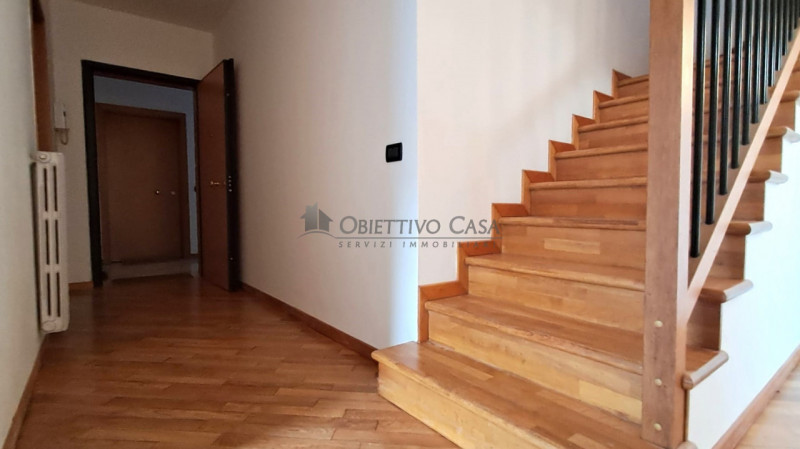Rif. VT190 – Esclusivo Duplex con Giardino Privato (400 mq)

Rara opportunità! Appartamento duple...
