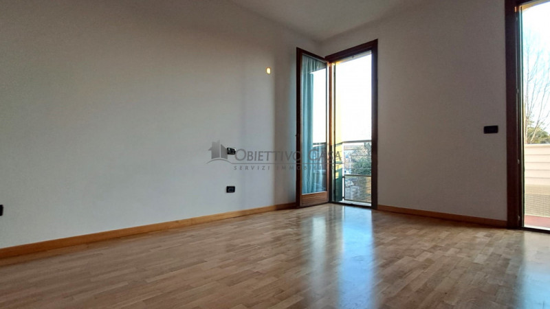 Rif. VT190 – Esclusivo Duplex con Giardino Privato (400 mq)

Rara opportunità! Appartamento duple...