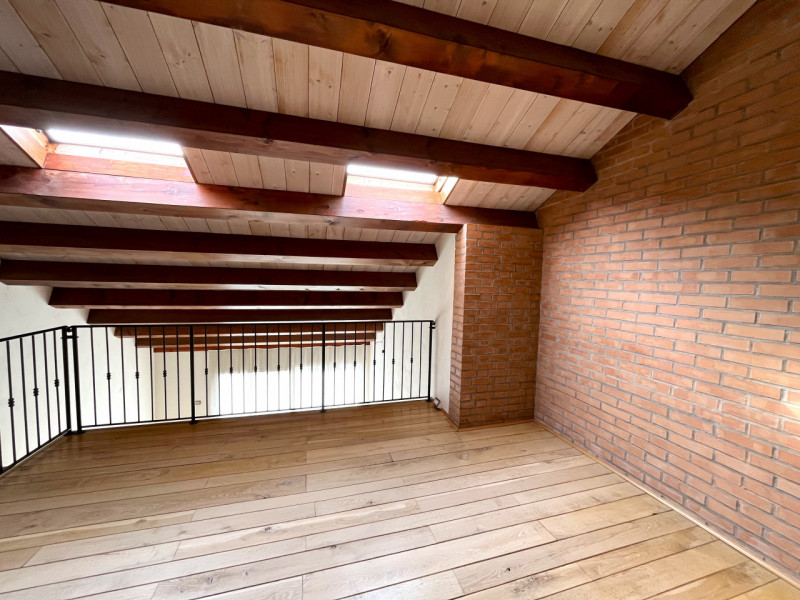 SOSSANO Centro: Complesso immobiliare che racchiude in se fabbricati di diversa tipologia e desti...