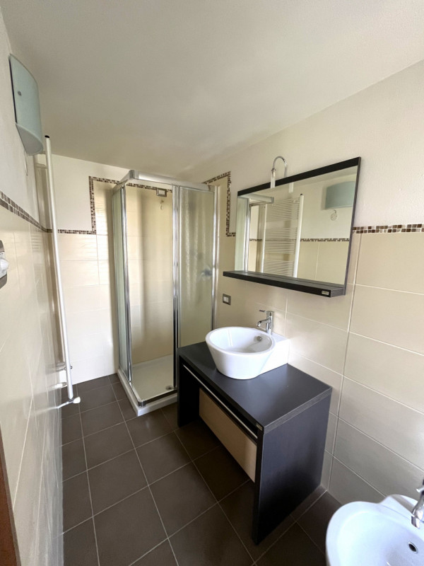 SOSSANO Centro: Complesso immobiliare che racchiude in se fabbricati di diversa tipologia e desti...