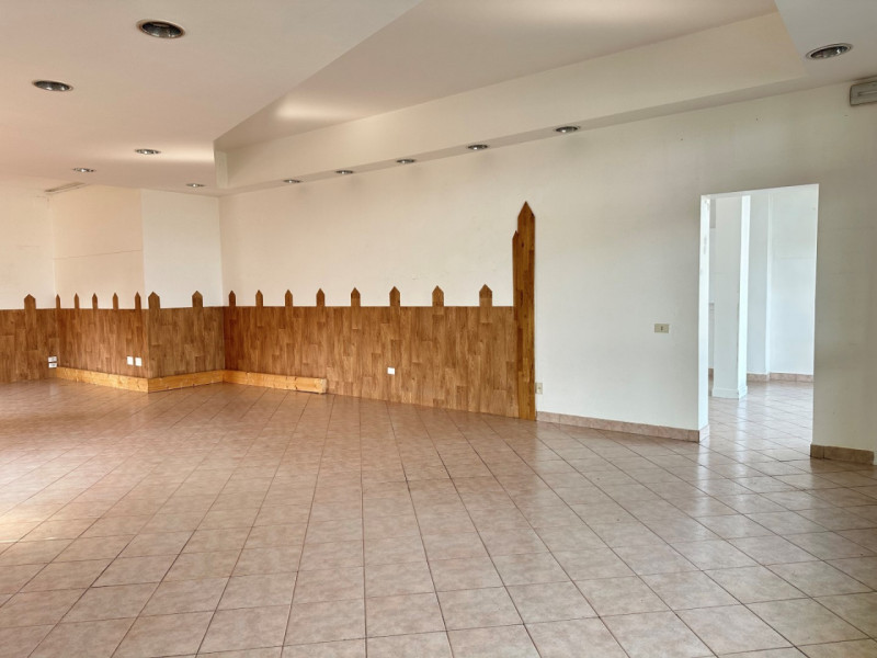 Nelle immediate vicinanze della zona industriale di SACCOLONGO ed in zona di forte passaggio, pro...