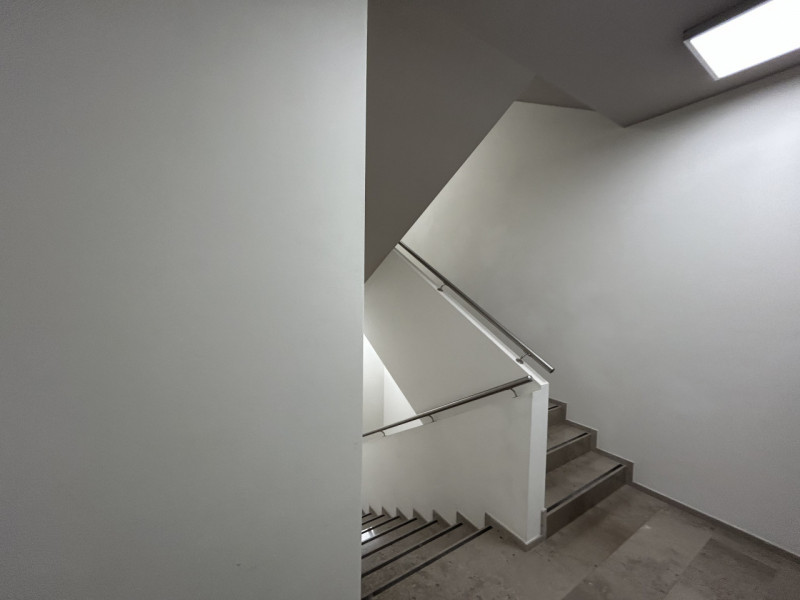 Laboratorio/magazzino Open Space con Sale Riunioni e Servizi – Perfetto per la Tua Attività!

Se ...