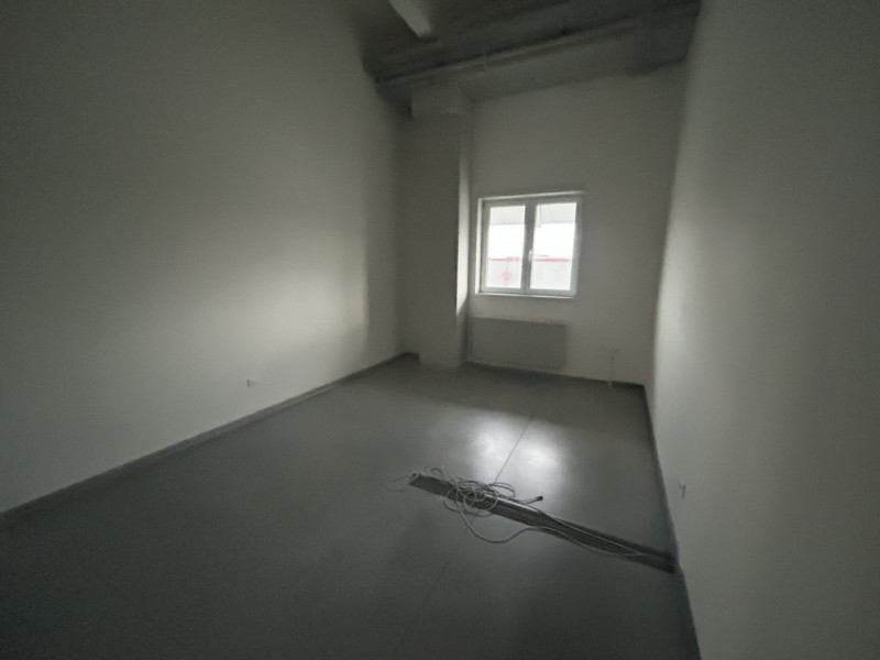 Laboratorio/magazzino Open Space con Sale Riunioni e Servizi – Perfetto per la Tua Attività!

Se ...