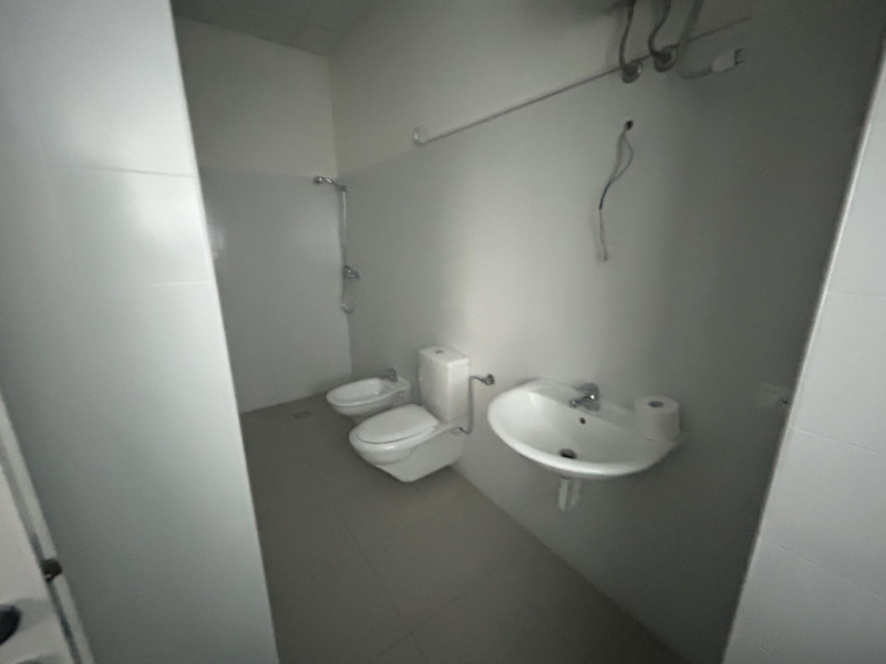 Laboratorio/magazzino Open Space con Sale Riunioni e Servizi – Perfetto per la Tua Attività!

Se ...