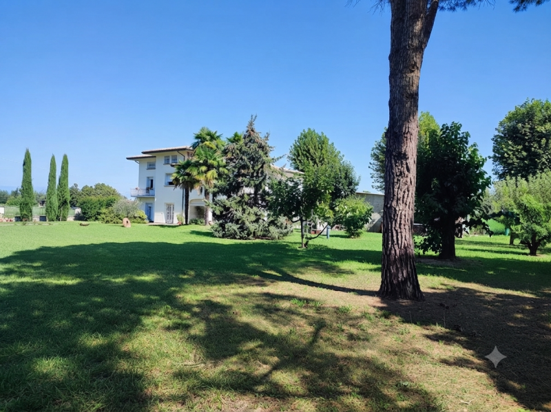 (Per INFO Mattias 3494222146) Scopri questa magnifica villa contemporanea situata nel cuore di An...