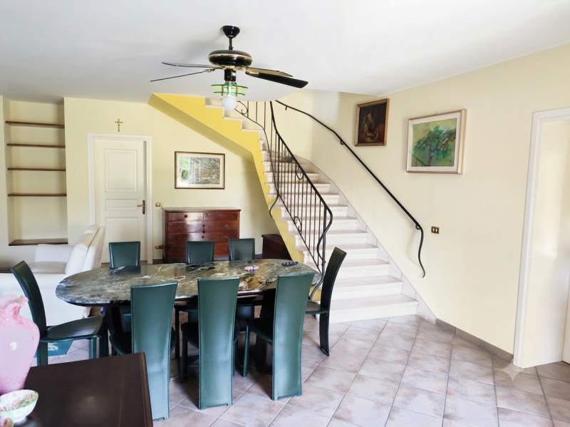 (Per INFO Mattias 3494222146) Scopri questa magnifica villa contemporanea situata nel cuore di An...