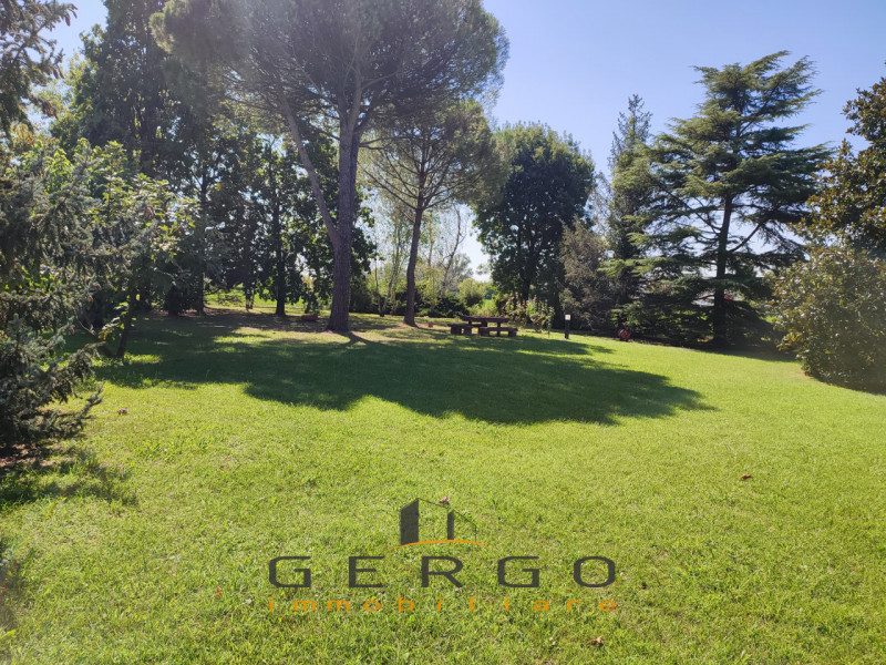 (Per INFO Mattias 3494222146) Scopri questa magnifica villa contemporanea situata nel cuore di An...