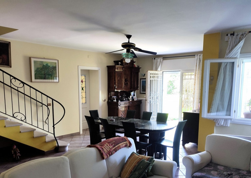 (Per INFO Mattias 3494222146) Scopri questa magnifica villa contemporanea situata nel cuore di An...