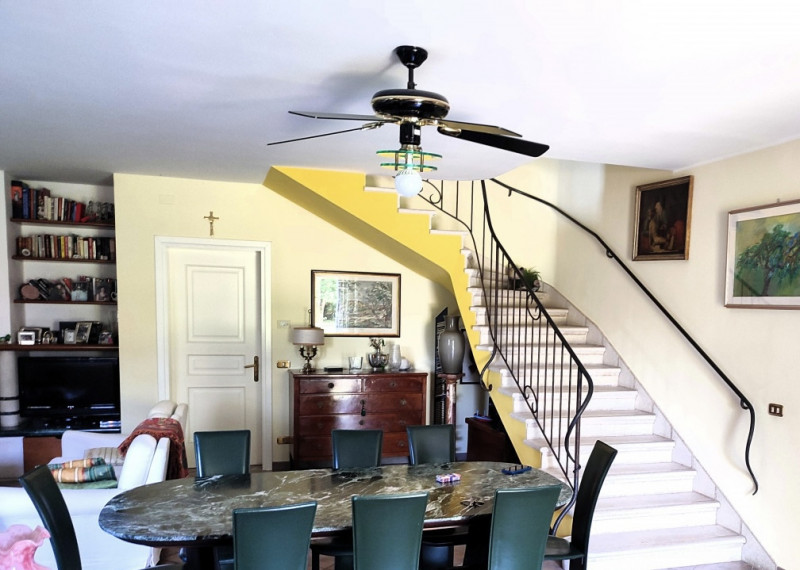 (Per INFO Mattias 3494222146) Scopri questa magnifica villa contemporanea situata nel cuore di An...