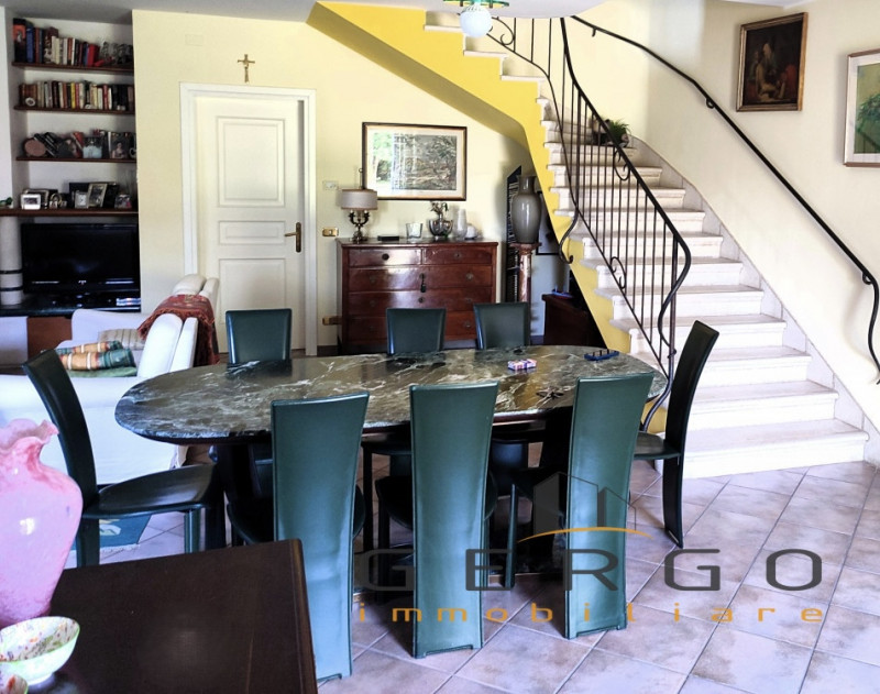 (Per INFO Mattias 3494222146) Scopri questa magnifica villa contemporanea situata nel cuore di An...