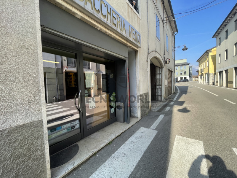 Sei alla ricerca di un'opportunità commerciale d'oro? Ti presentiamo una rinomata attività di tab...