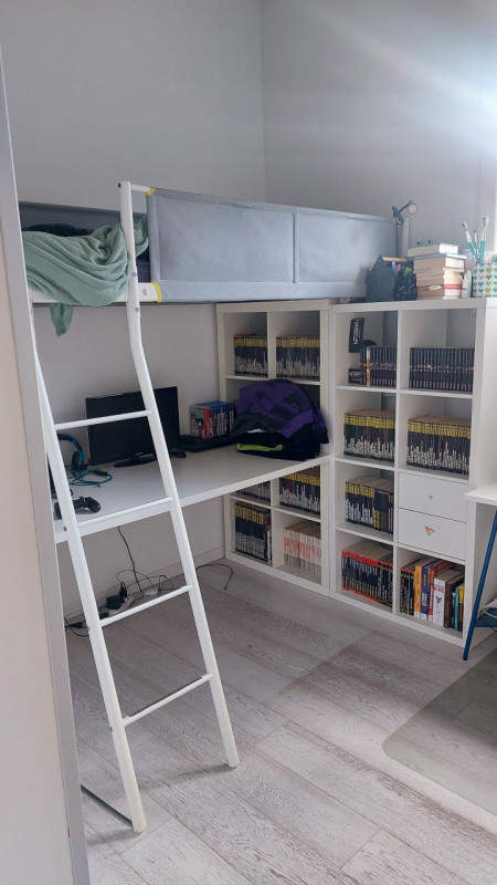 Appartamento luminoso, con giardino privato di 130 mq, comodo al centro di Padova su stabile di s...