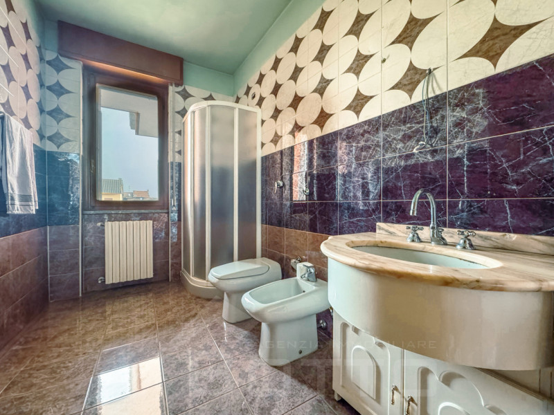 Semi-detached villa for sale in Mandello Vitta, with garden