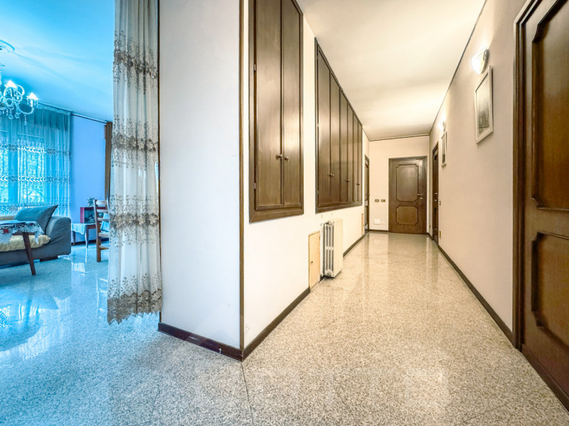 Semi-detached villa for sale in Mandello Vitta, with garden