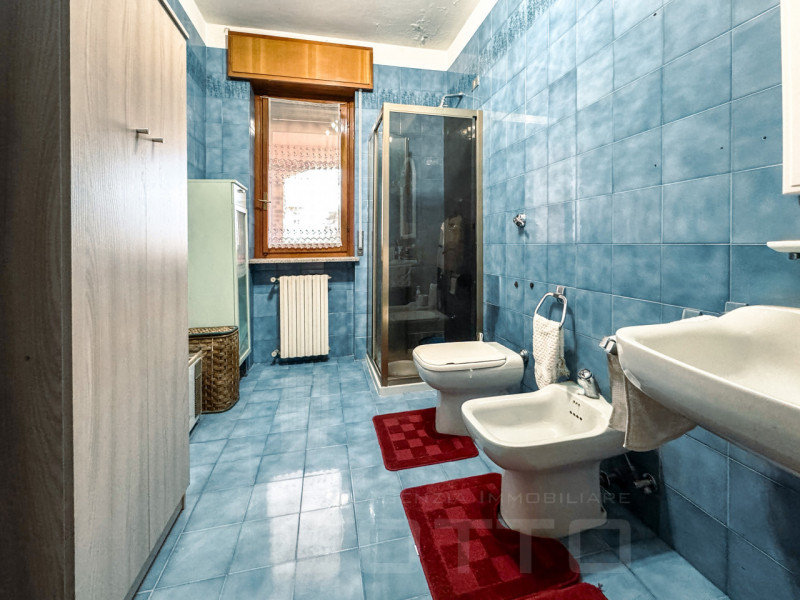 Semi-detached villa for sale in Mandello Vitta, with garden