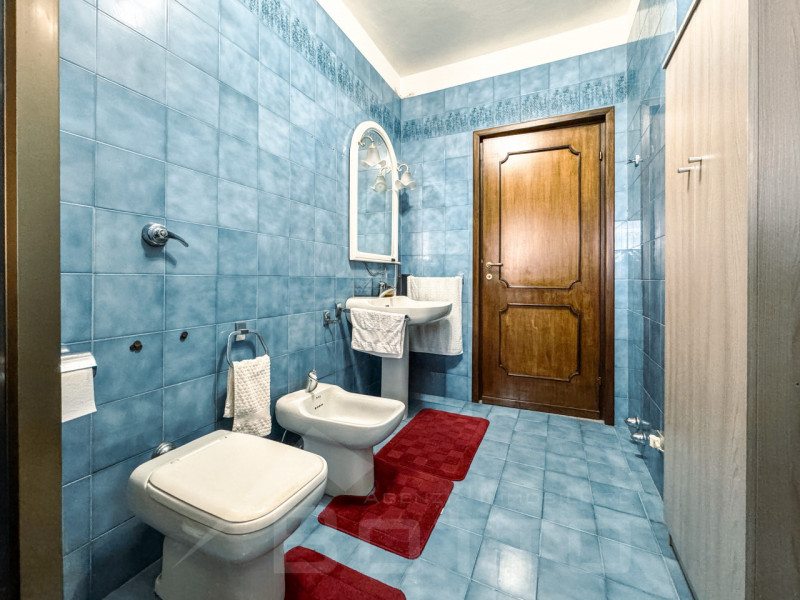 Semi-detached villa for sale in Mandello Vitta, with garden