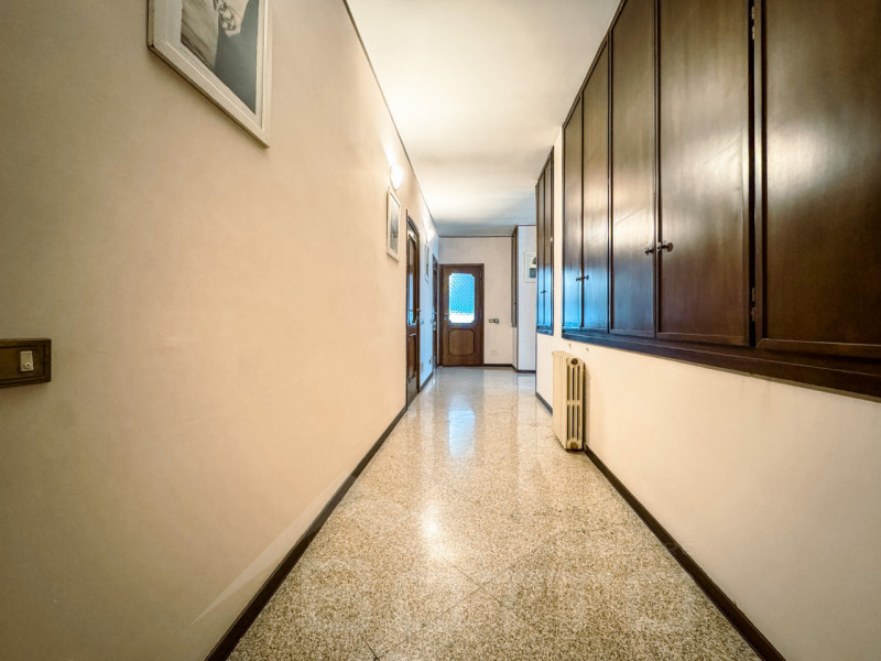 Semi-detached villa for sale in Mandello Vitta, with garden