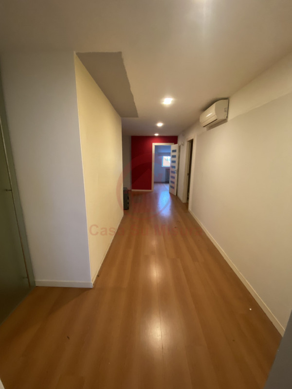 Ufficio in vendita a Padova - https://images.gestionaleimmobiliare.it/foto/annunci/250304/4434638/800x800/010__999__img_5341_wmk_0.jpg 