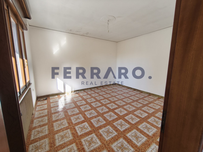 Povegliano. Codice CV20. 

In posizione tranquilla e immersa nel verde, proponiamo in vendita vil...