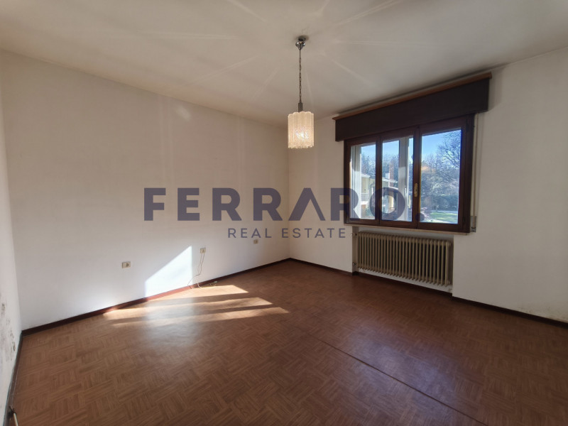 Povegliano. Codice CV20. 

In posizione tranquilla e immersa nel verde, proponiamo in vendita vil...