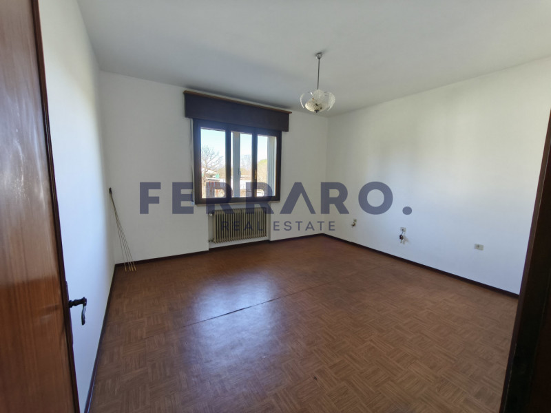 Povegliano. Codice CV20. 

In posizione tranquilla e immersa nel verde, proponiamo in vendita vil...