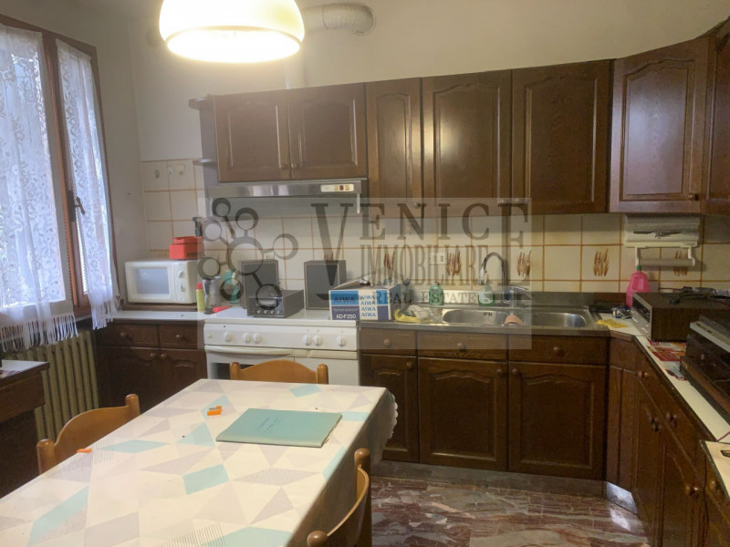 In una delle zone più richieste di Abano Terme, precisamente nella tranquilla e affascinante zona...