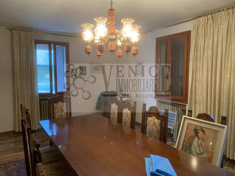 In una delle zone più richieste di Abano Terme, precisamente nella tranquilla e affascinante zona...