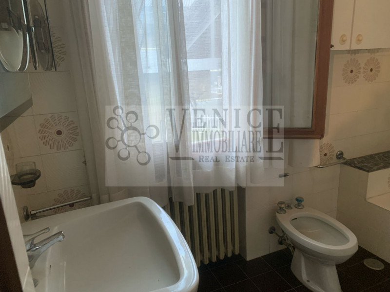 In una delle zone più richieste di Abano Terme, precisamente nella tranquilla e affascinante zona...