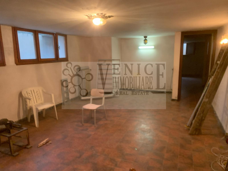 In una delle zone più richieste di Abano Terme, precisamente nella tranquilla e affascinante zona...