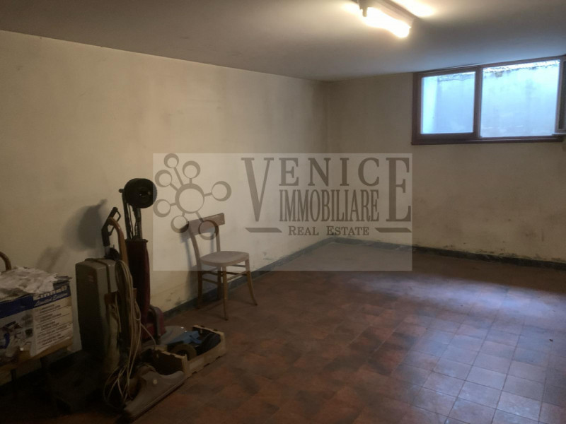 In una delle zone più richieste di Abano Terme, precisamente nella tranquilla e affascinante zona...