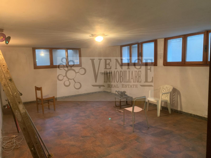 In una delle zone più richieste di Abano Terme, precisamente nella tranquilla e affascinante zona...