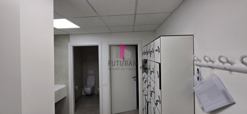 Vicenza  Ovest - Rif. 080MAT - Tel. 34033583778 - 0444310220 - 

Affittasi ufficio al piano primo...