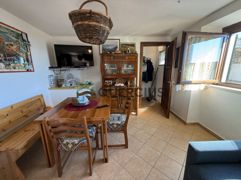 In bellissima zona collinare proponiamo in vendita una casa di corte su tre piani fuori terra.
Al...